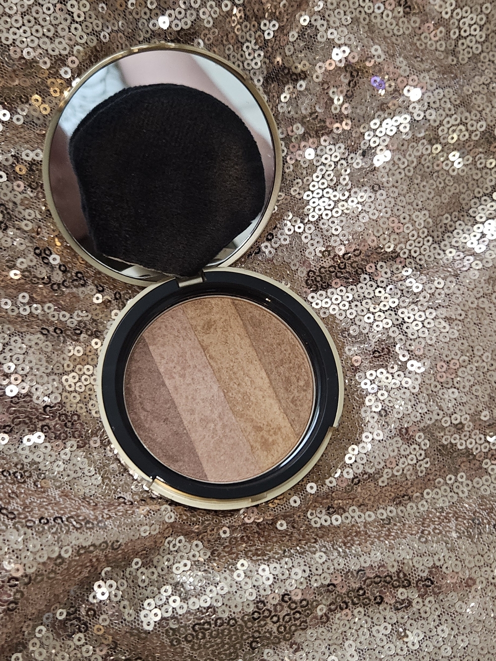 Too Faced discontinued Beach Bunny bronzer - Picture 3 of 4